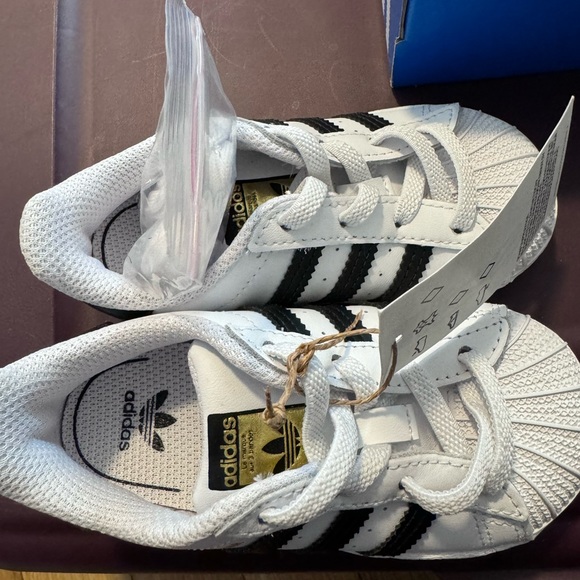 BNIB Adidas Superstar EL I Toddler size 6k - Picture 6 of 6